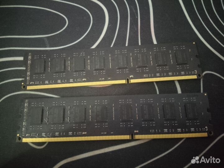 Оперативная память Samsung DDR3 4 GB 1333 мгц