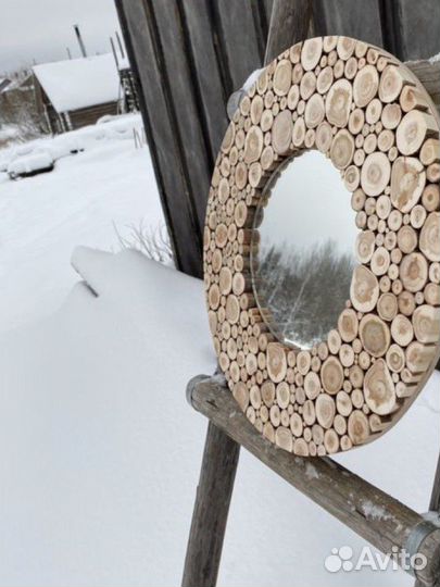 Зеркало круглое в деревянной раме можжевельник