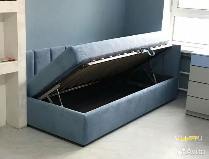 Детская кровать с подъемным механизмом