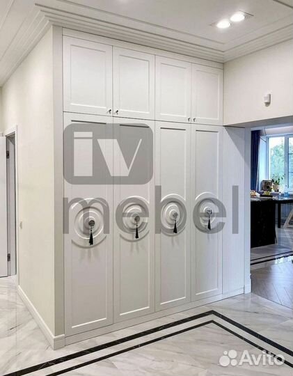 Распашной шкаф