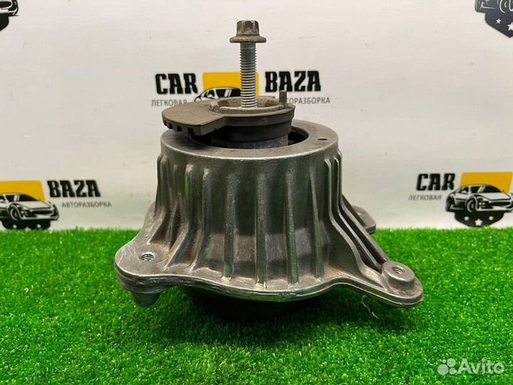 Опора двигателя правая R Mercedes-Benz C-class