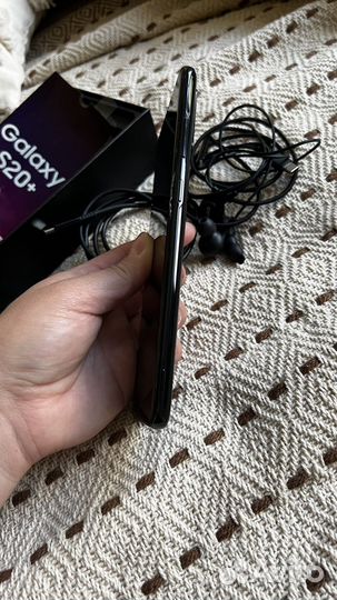 Телефон samsung s20 plus