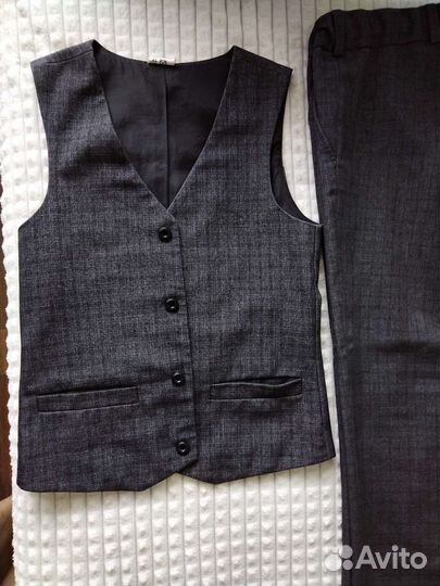 Костюм школьный