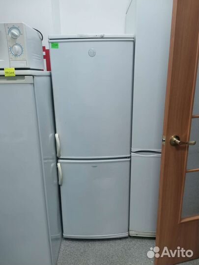 Холодильник Бирюса двухкамерный