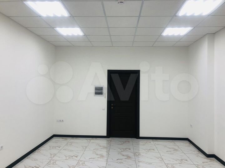 Офисы 25м² и 65м2(трехкомнатный)