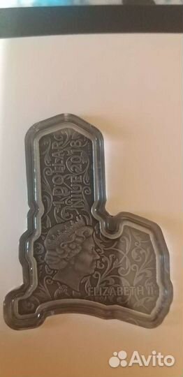 Ласточкино гнездо. крым. 1 доллар острава ниуэ