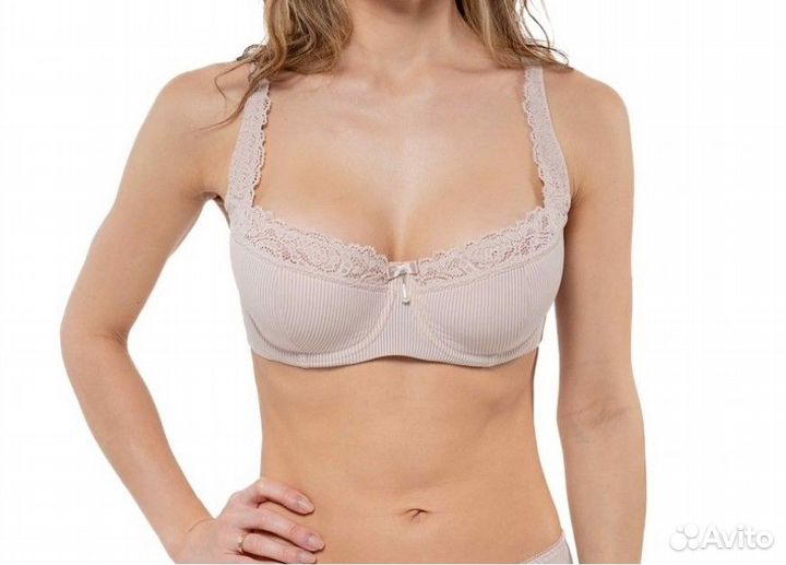 Фирменный бюстгальтер CharmWomen