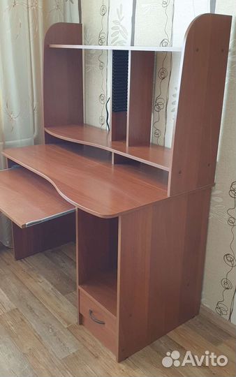 Компьютерный стол