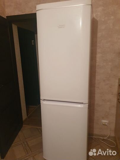 Холодильник Hotpoint-ariston