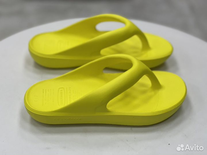 Шлёпки New Balance x Taw & Toe