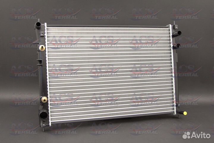 Радиатор охлаждения Subaru Tribeca