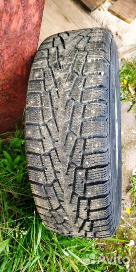 Продам комплект зимних колёс на 205/65 R15