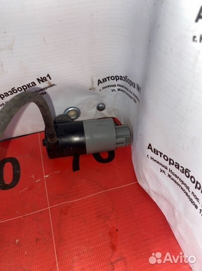 Мотор стеклоочистителя задний Toyota Auris ZRE151