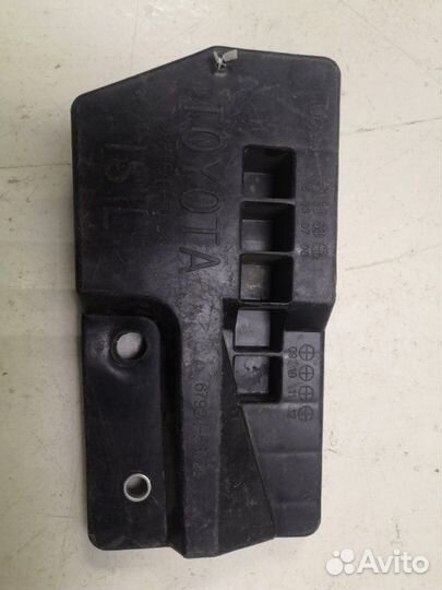 Кронштейн передний левый Lexus Is250