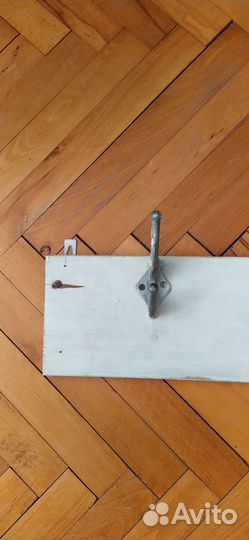 Вешалка настенная