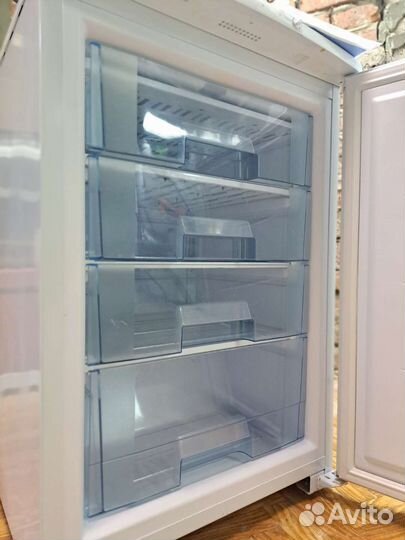 Холодильник/морозильник Бирюса 85/60/60см