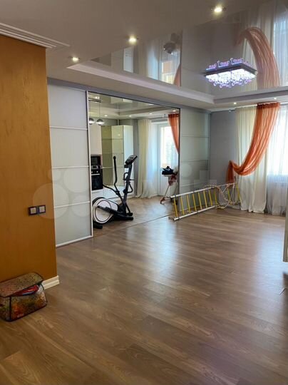 3-к. квартира, 106 м², 4/6 эт.