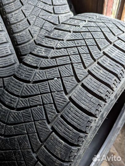 Pirelli Ice Zero FR 225/45 R19