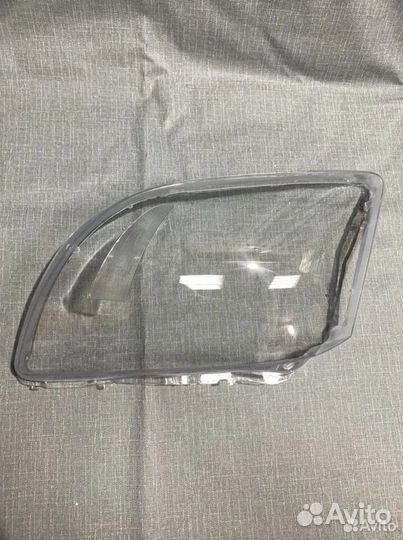 Новые Стекла фар Toyota Avensis T25 2007-2009