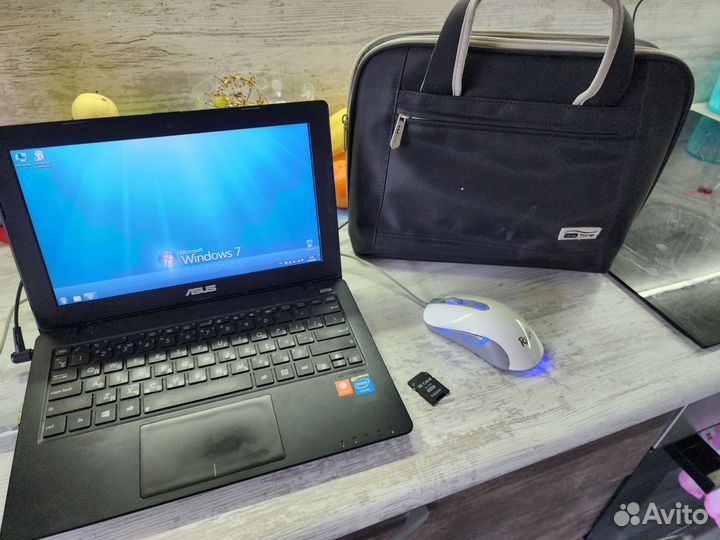 Ноутбук asus