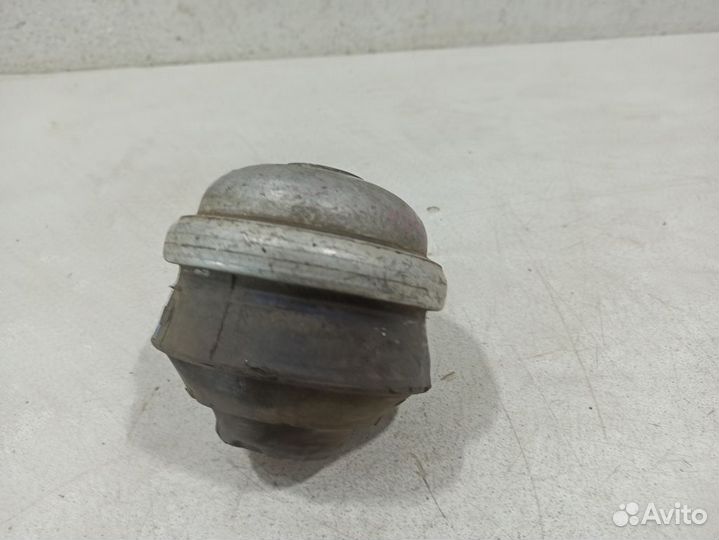 Подушка двигателя