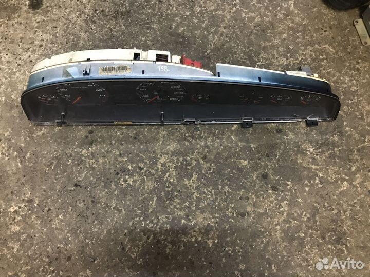 Щиток приборов Audi 100 С4