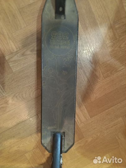 Трюковой самокат фирмы tech team duker 303