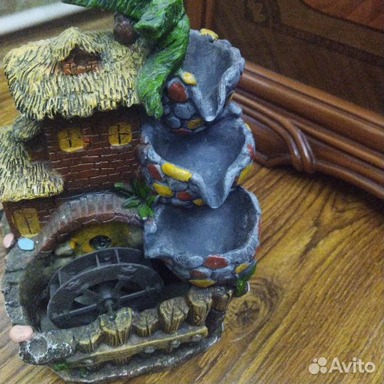 Статуэтка фонтан