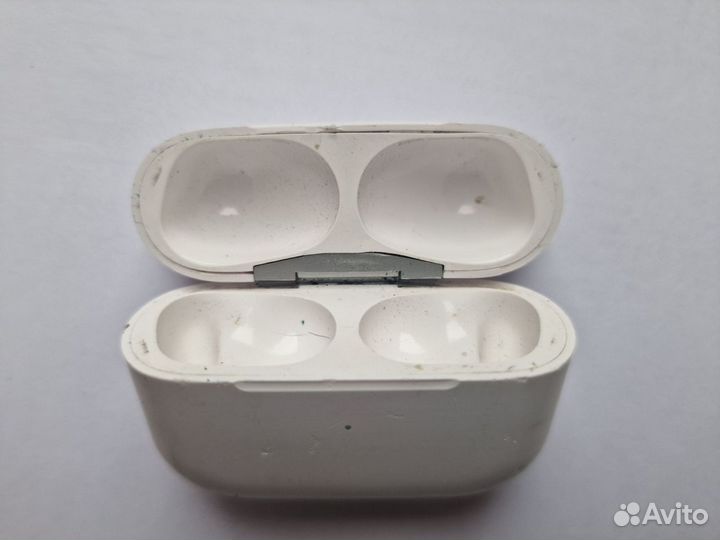 Зарядный кейс от наушников Apple airpods pro