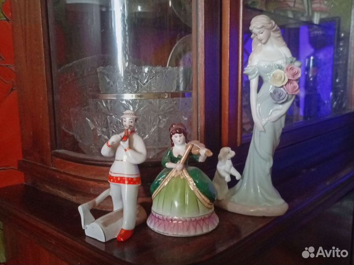 Статуэтка фарфор
