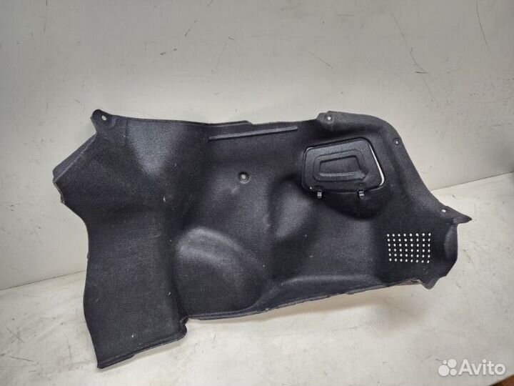 Обшивка багажника задняя правая Kia Rio 3