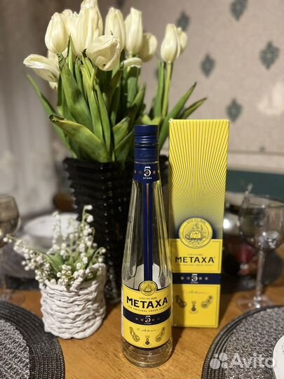 Пустая бутылка с подарочной коробкой Metaxa