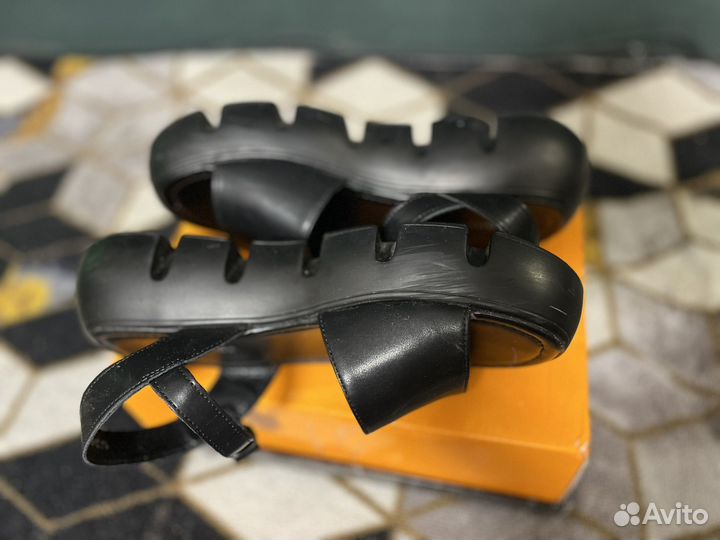 Сандалии на тракторной подошве Thomas Munz