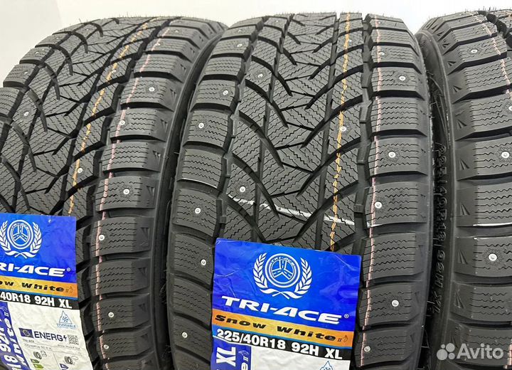Tri Ace Snow White II 225/40 R18 63H