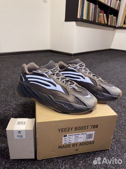 Кроссовки Adidas yeezy boost 700 v2 оригинал