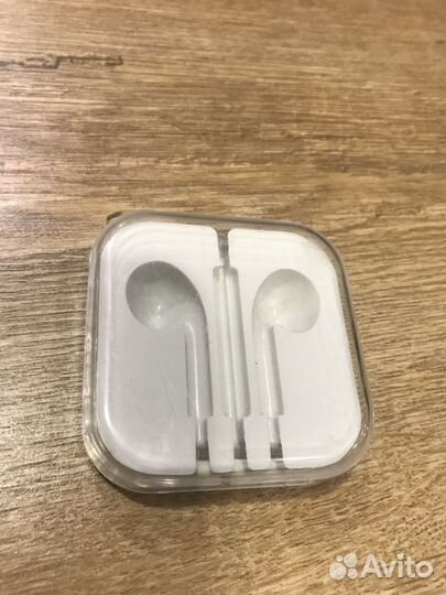 Коробочка от наушников