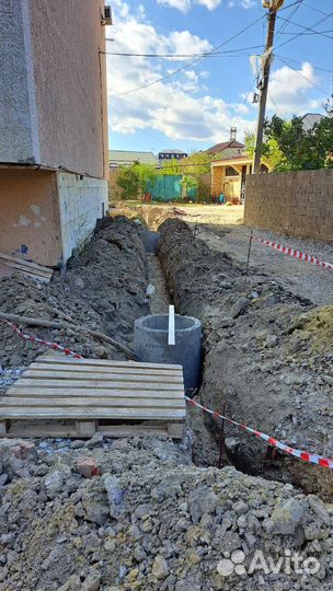 Прокладка труб канализации и водопровода
