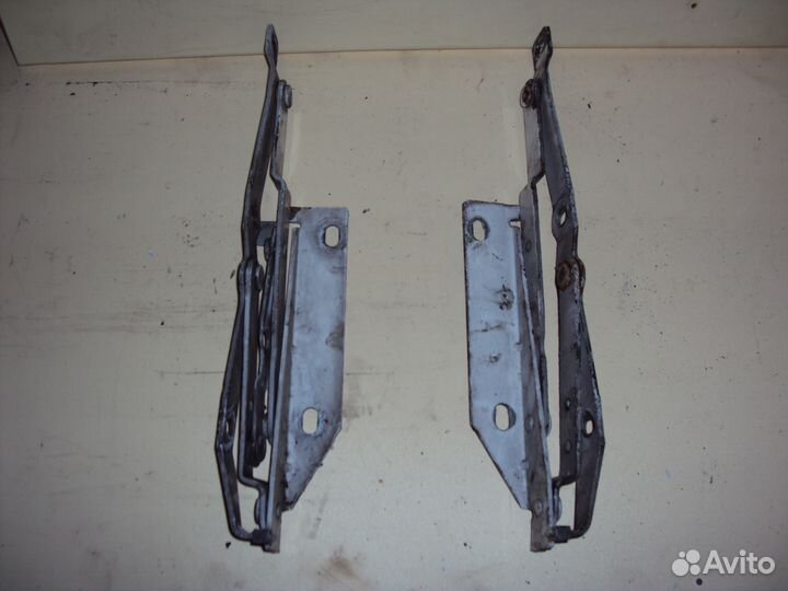 Петля капота Мерседес Вито 638 Vito W638