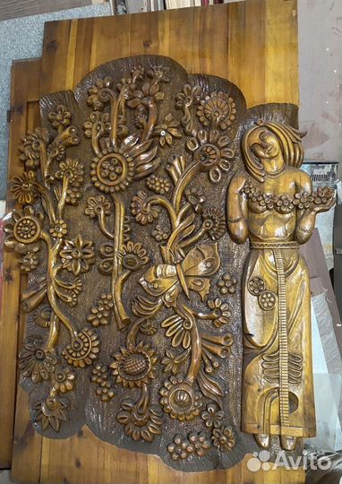 Деревянное резное панно
