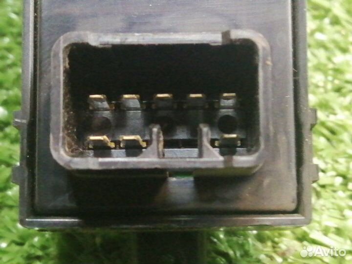 Кнопка стеклоподъемника задняя левая Kia Ceed JD