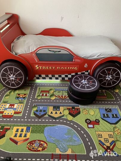 Детская кровать машинка с матрасом и колёсами