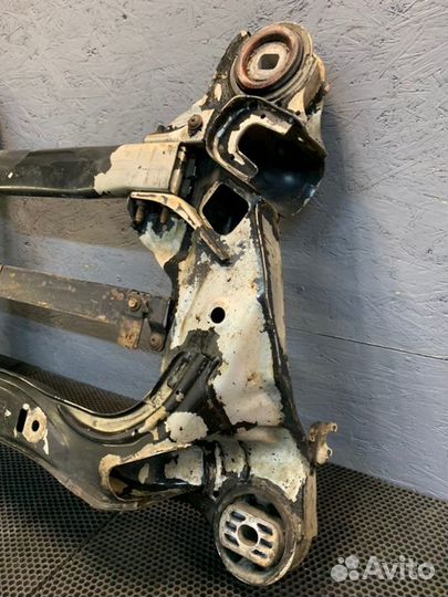 Подрамник передний Bentley Continental Flying Spur