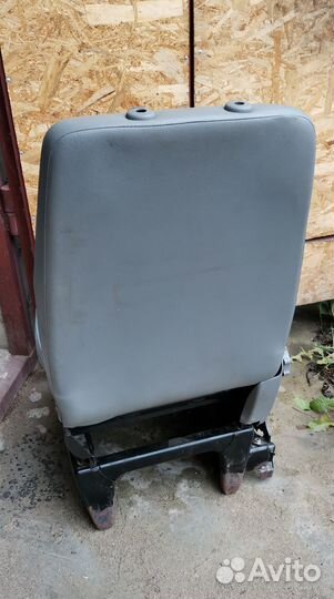 Сиденье водительское VW T5 Transporter