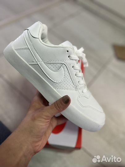 Белые кеды кроссовки nike