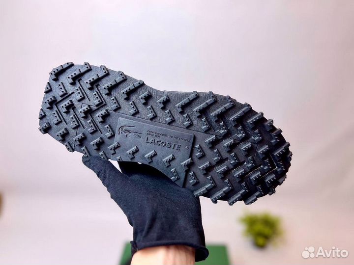 Кроссовки Lacoste эргономичные