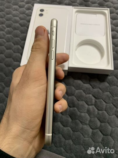 iPhone 11, 64 ГБ