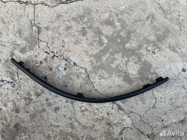 Молдинг переднего бампера Форд Фокус 1 правый