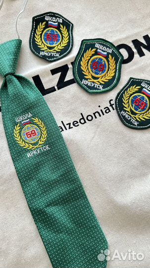 Галстук, шевроны