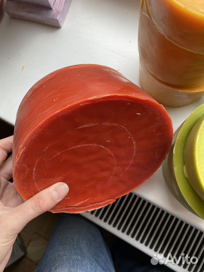 Цветной пчелиный воск