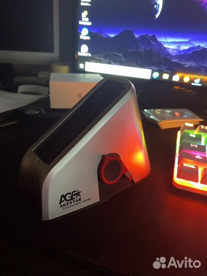 Хаб горячего подключения SATA